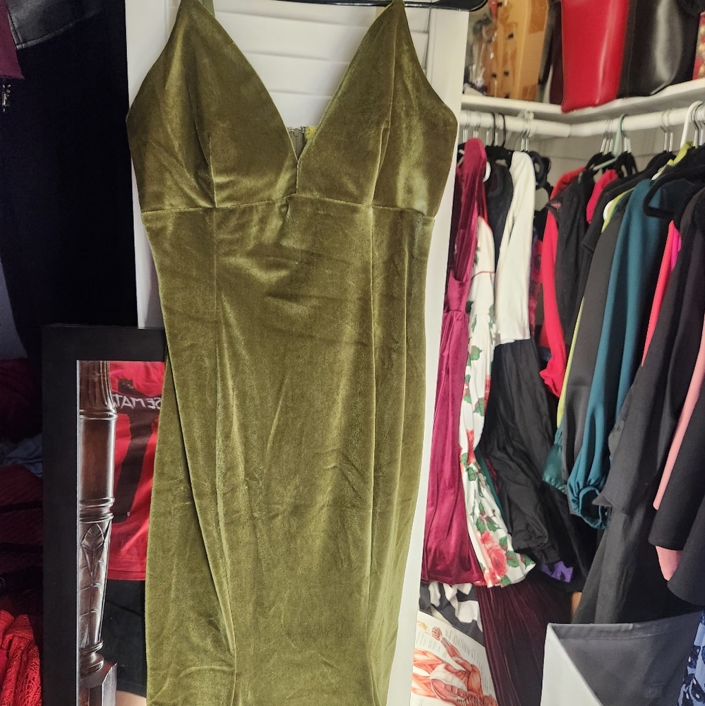 Venus slip dress - Picture 2 of 3